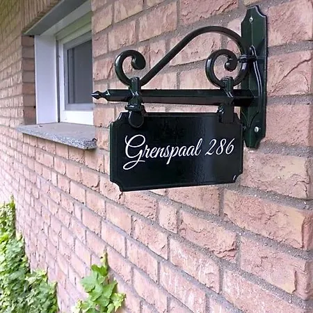 Bed & Breakfast Grenspaal 286 Hillensberg